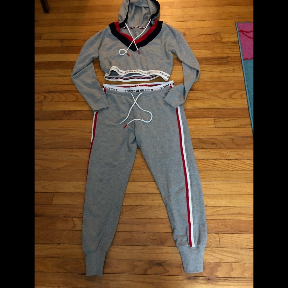 Tommy Hilfiger crop top jogger set